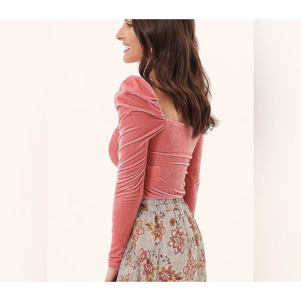 MINKPINK Ruched Pink Velvet Stretch Puff Sleeve Top Blouse - Picture 3 of 13